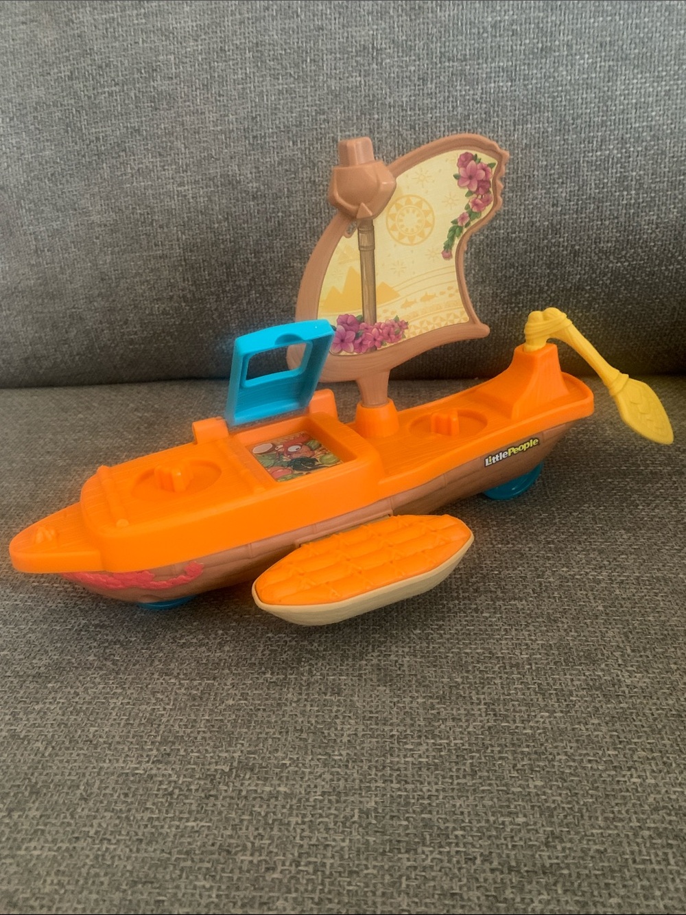 Fisher-Price Little People Moana Rolling Canoe Sail Boat 11”